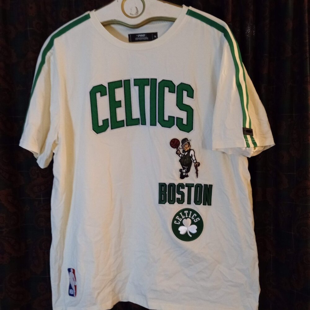 NBA Celtics White and Green Short Sleeve Tee
